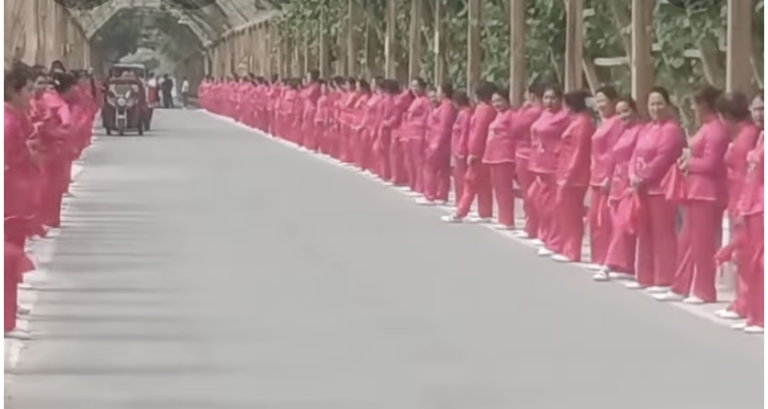 Uyghur women in Aksu